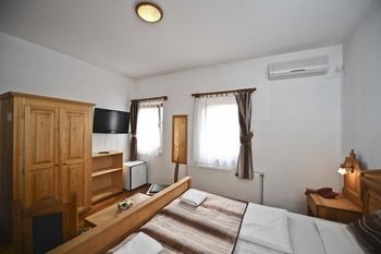 Hotel Rubinia Еґер Екстер'єр фото